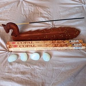 Unicorn incense holder with copal incense sticks and 4 opalite